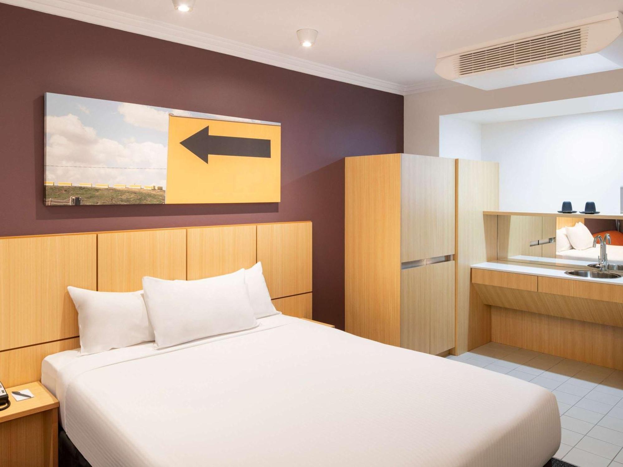 ทราเวลลอดจ์ โฮเต็ล แบล็คทาวน์ ซิดนีย์ Hotel Arndell Park ภายนอก รูปภาพ